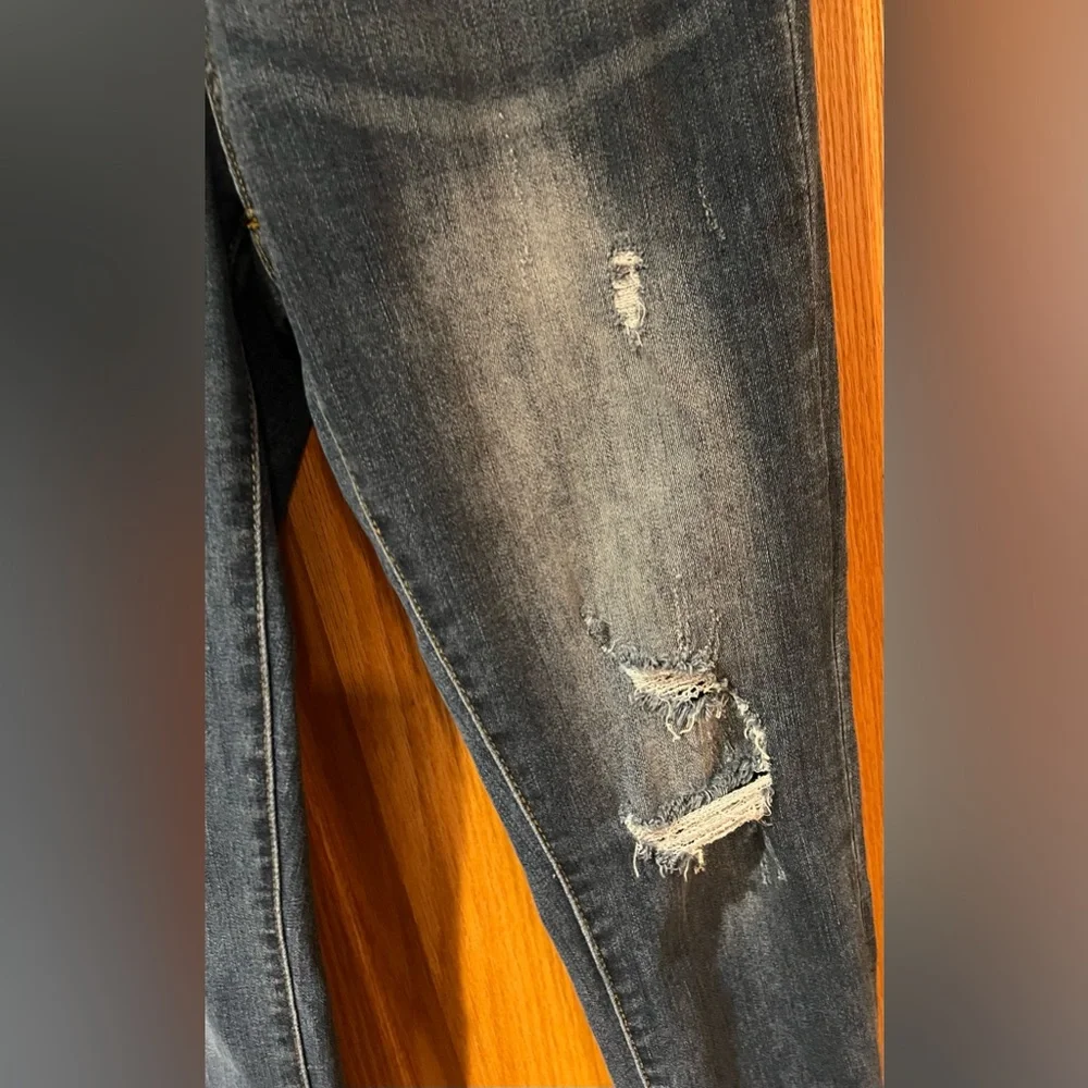 Judy Blue Mid Rise Relaxed Fit Distressed Cropped Blue Denim‎ Jeans Size 30